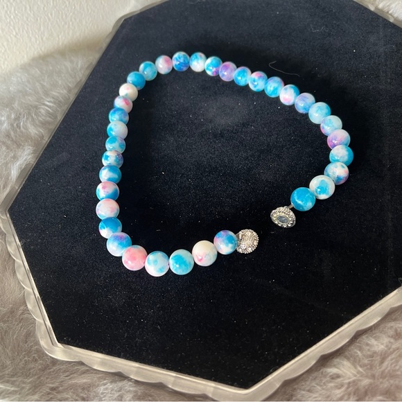 90s Style Marbled/Tie-dye Glass Bead Necklace - Strong Rhinestone Magnet Clasp - Picture 5 of 6